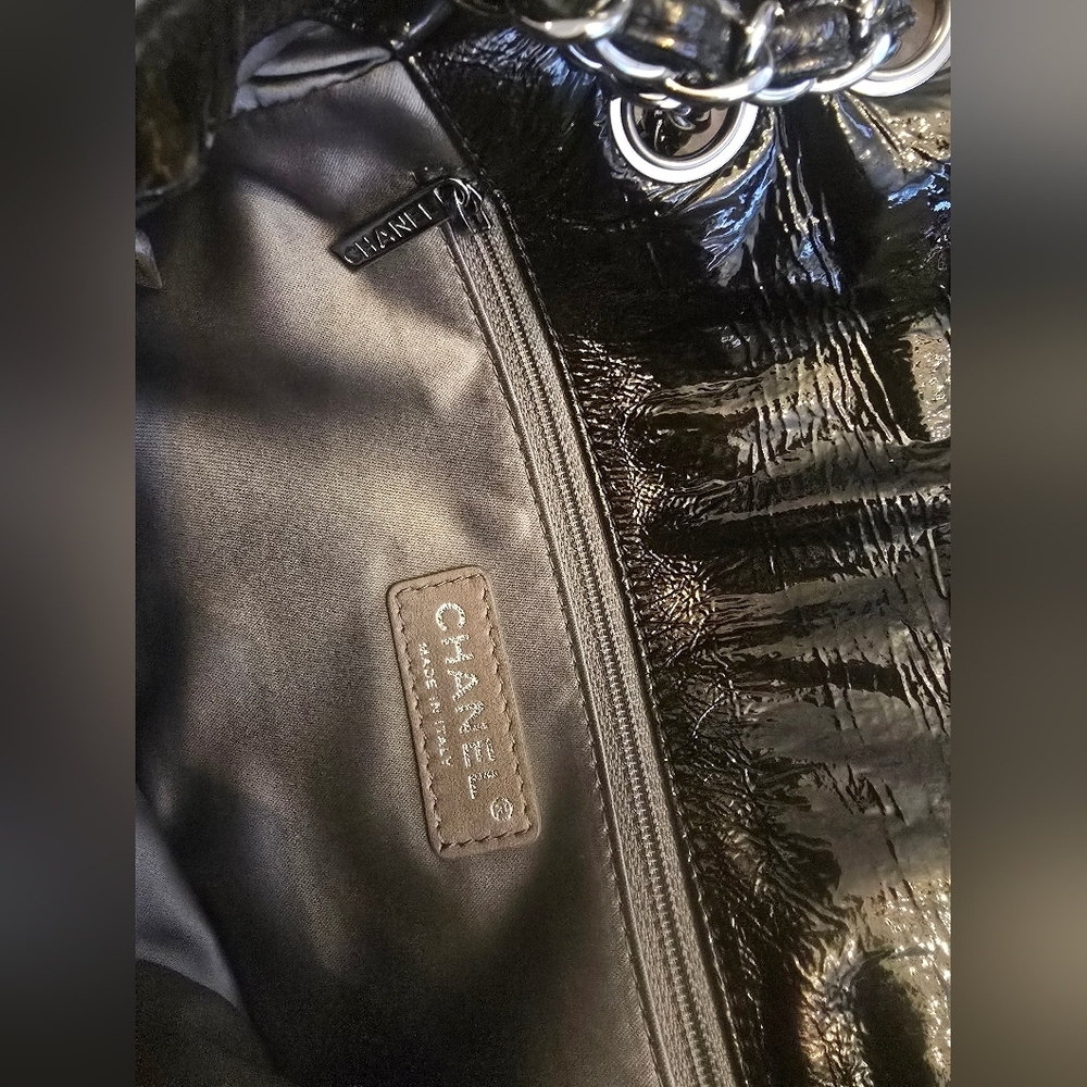 CHANEL "Rock In Moscow" Patent Vinyl Flap Bag - Picture 2 of 6